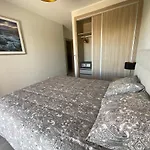 Premium Flat